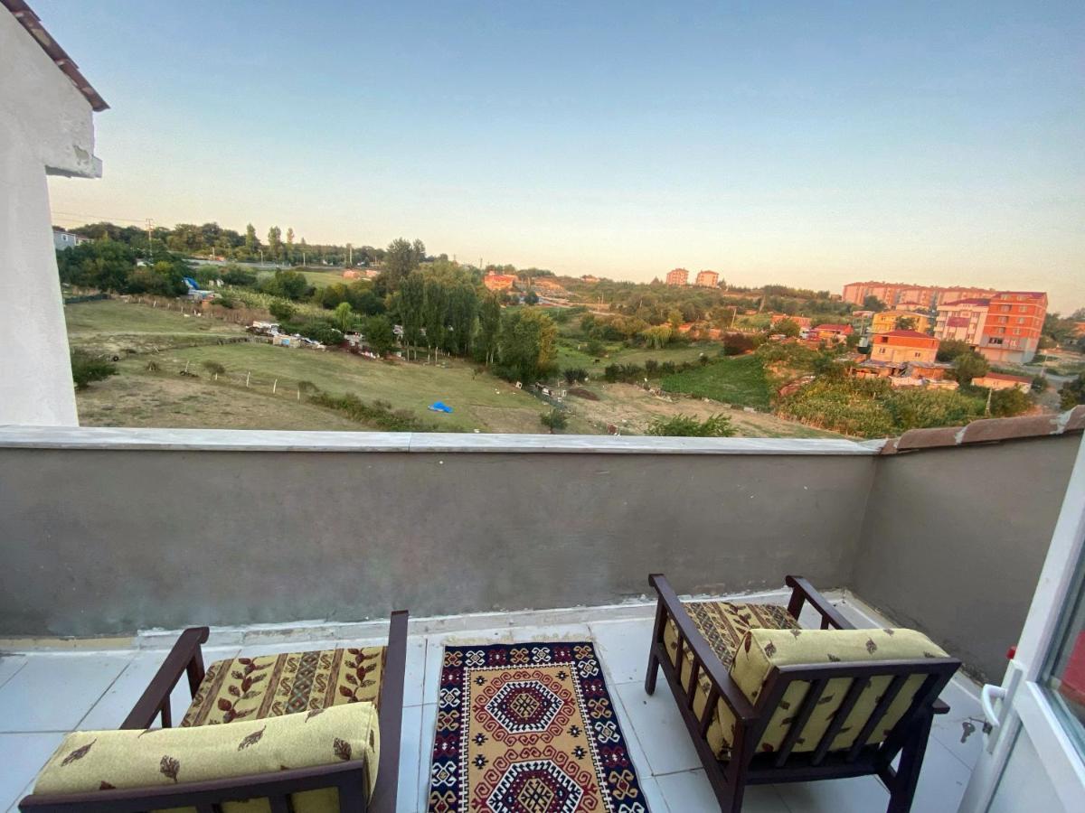 Cozy House Near The Airport Apartment Arnavutkoy Bagian luar foto