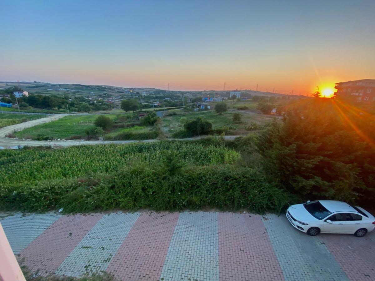 Cozy House Near The Airport Apartment Arnavutkoy Bagian luar foto